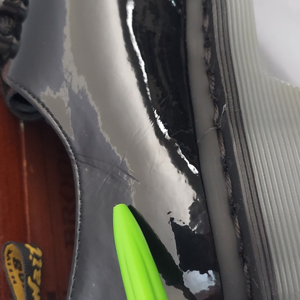 Dr. Martens Smiths Stud Black Patent Leather Oxfords Women's 6 New w/ Flaws - Picture 10 of 13